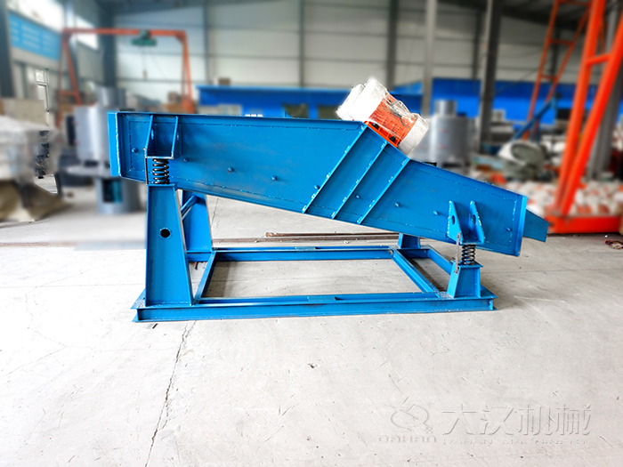 振動脫水篩主要用于選煤，選礦等大型的篩選行業中。