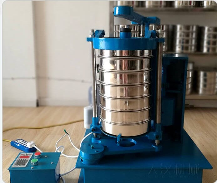 拍擊篩可放1-6層篩框可實(shí)現(xiàn)，2-7種不同等級(jí)的物料粒子段。